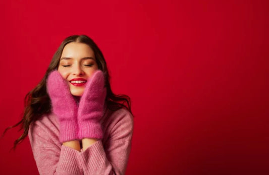 Cashmere vs. Wool Gloves: Which Is Best for Ultimate Winter Warmth?