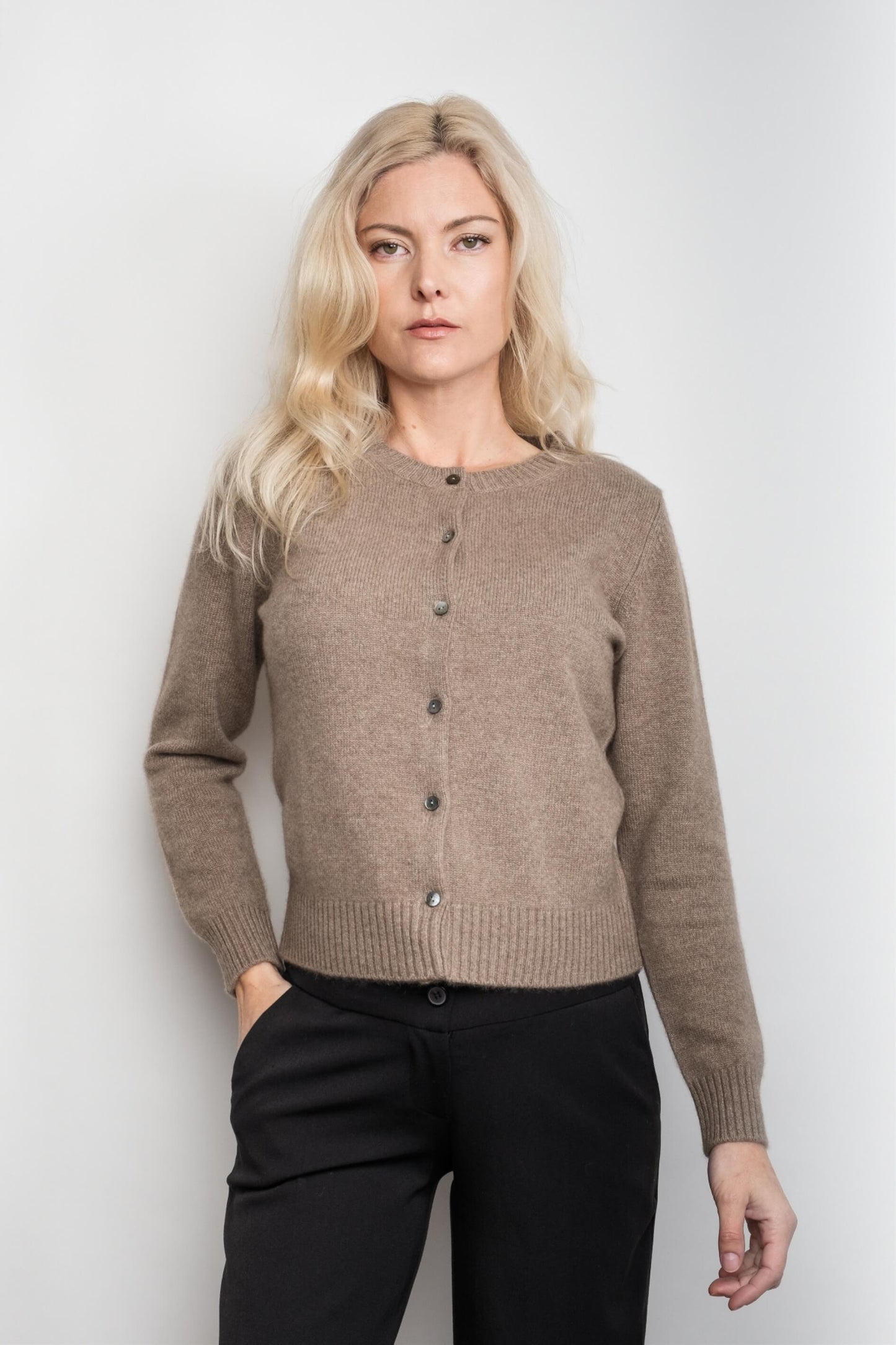Heritage Golfer Cashmere Knitted Cardigan - Cream